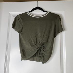 Cropped green short sleeve